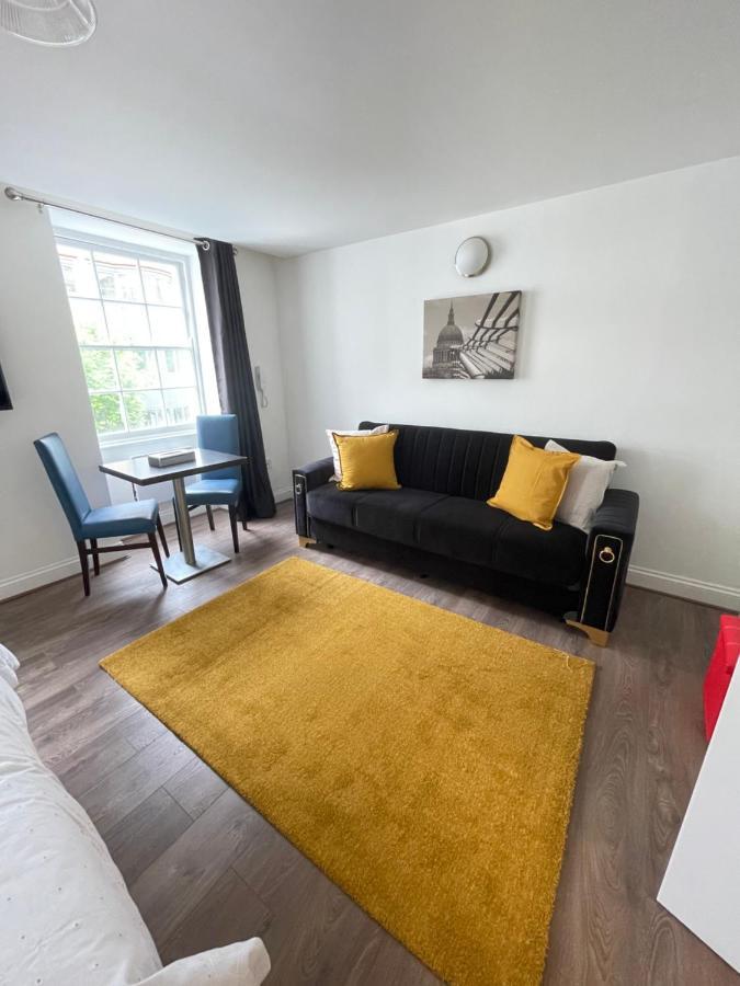 93 Charlotte Apartment London Bagian luar foto