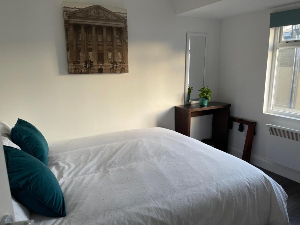 93 Charlotte Apartment London Bagian luar foto