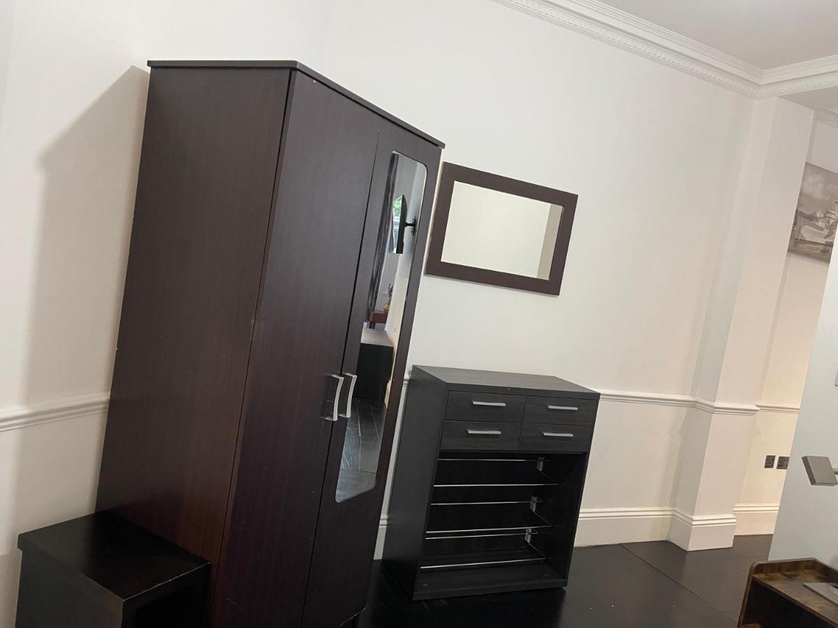 93 Charlotte Apartment London Bagian luar foto
