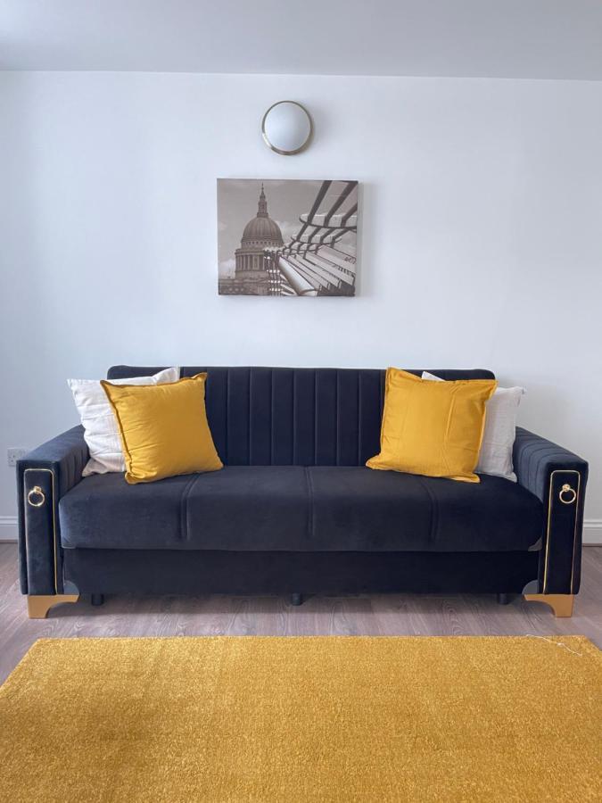 93 Charlotte Apartment London Bagian luar foto