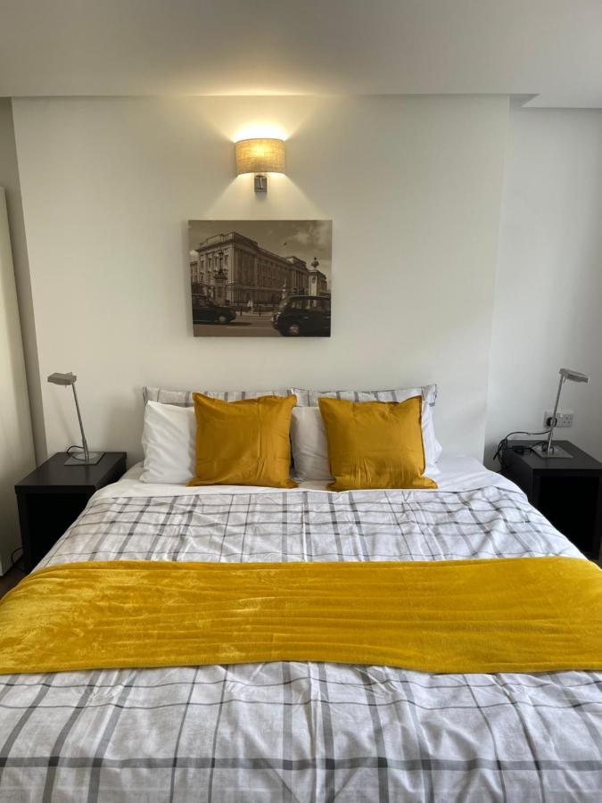 93 Charlotte Apartment London Bagian luar foto